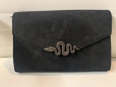 Bonita cartera clutch de terciopelo negra Foto 1 de 4