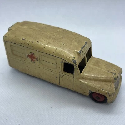 Dinky Toys 253 Daimler Ambulance By Meccano Ltd England. #17 Vintage, Collector - Image 1 of 4