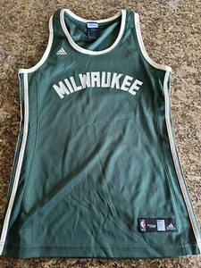 Adidas NBA 4 Her Milwaukee Bucks NBA Basketball Jersey Size Medium - Picture 1 of 9
