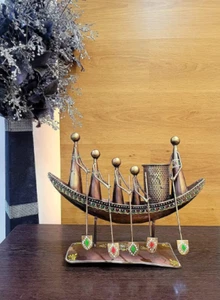 Statuine da collezione famiglia in barca supporto penna decorazione tavolo statua metallo oro - Foto 1 di 5