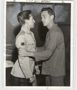Foto de prensa Whitner Bissell, Dean Harens GEARY THEATRE "The Hasty Heart" SF 1946 - Imagen 1 de 2