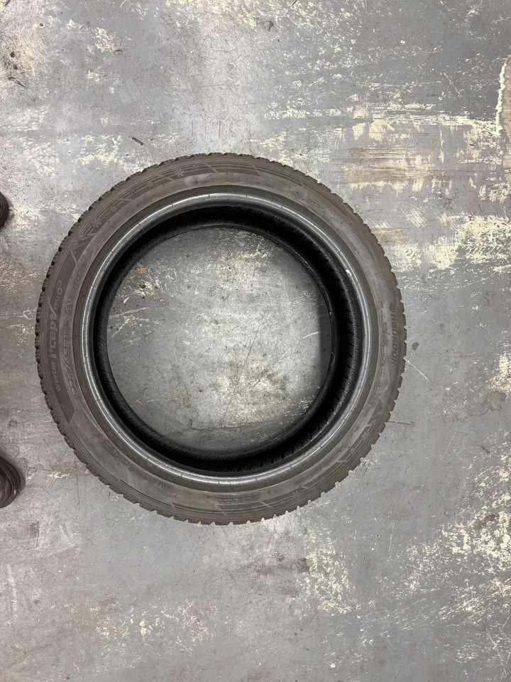 1x Hankook Winter i*cept evo3 225/45 R19 96V – Winterreifen - Bild 1 von 3