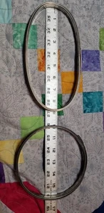 Vintage Kork gefüttert 8" ovale Metall Stickerei Ringe - 6" Kreis - gebraucht - Bild 1 von 7