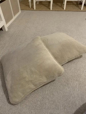 2x Luxury Soft Faux Fur Cushion Pillow – Beige Plush Velvet Feel - Image 1 of 4