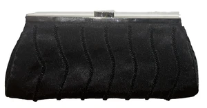 Cartera clutch negra con correa de cadena plateada - Imagen 1 de 4