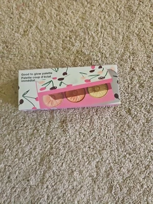 Paleta de iluminadores y rubores Clinique Good to Glow todo en uno compacta envío gratuito Foto 1 de 4