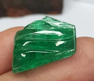 Piedra preciosa tallada hecha a mano verde rico en esmeralda natural Zambia 15,40 quilates verde AA+ brillo - Imagen 1 de 11