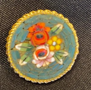 Micro Mosaic Floral Round Pin Brooch Italy Red Green Gold Tone Metal 1.25 inch - Picture 1 of 5