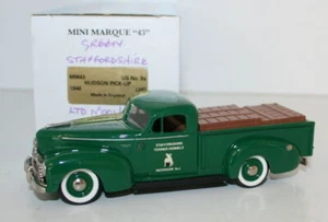 MINIMARQUE 1/43 US9A - 1946 PICK UP HUDSON - CANILI STAFFORDSHIRE TERRIER - Foto 1 di 1