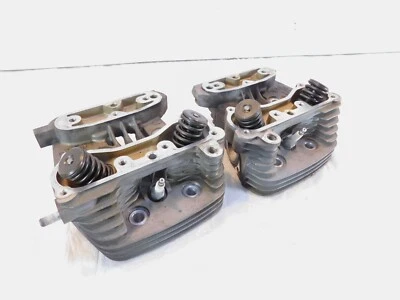 Harley Davidson Sportster 883 发动机电机气缸盖弹簧和阀门 — 第 1/4 张图片