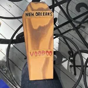 Bambola VOODOO souvenir novità New Orleans in bara di legno - Foto 1 di 3