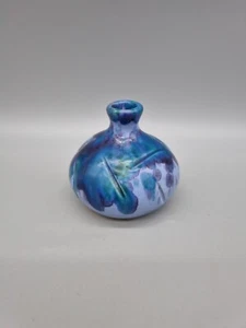 A Studio Pottery Posy / Bud Vase Signed To Base. - Picture 1 of 9