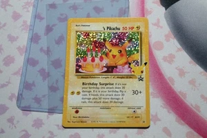 Cumpleaños Pikachu 24/53 Holo Raro 25 Celebraciones Clásico HOLO SANGRADO CASI NUEVO - Imagen 1 de 6