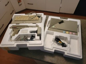 Vintage ATARI XE System with Keyboard & Joy Stick Controller & Gun Controller - Picture 1 of 12