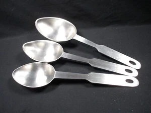 3 cucharas medidoras de acero inoxidable Noritaki 18/10 - 1/8, 1/4 y 1/2 taza - Imagen 1 de 7