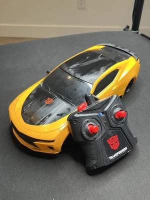 Chevy Camaro 2016 Jada Transformers Bumblebee RC USB 2,4 GHz Foto 1 de 4