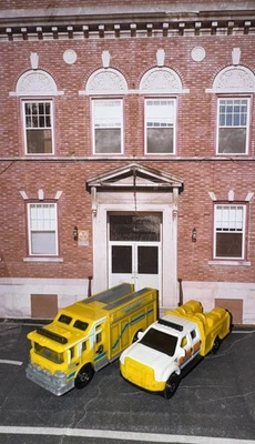 Lot Of 2 Matchbox Boone County Fire District Hazard Squad & Ford F550 Super Duty - Image 1 of 4