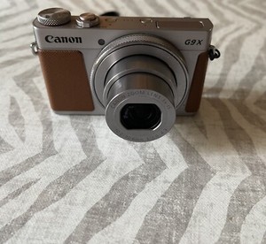 EXCELLENT Canon PowerShot G9 X Mark II 20.1MP Digital Camera - Silver