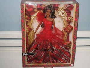 2024 BARBIE SIGNATURE HOLIDAY COLLECTOR DOLL SEASON GIFT - LATINA BARBIE - Bild 1 von 3