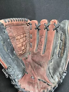 Wilson A2477 13" Leather Softball Glove RHT Black/Brown Oversize Pocket - Picture 1 of 9