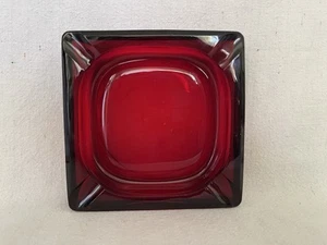 Ruby Red Viking Glass Cigar Ashtray  Trinkets Or Candy Dish Heavy Solid - Bild 1 von 9