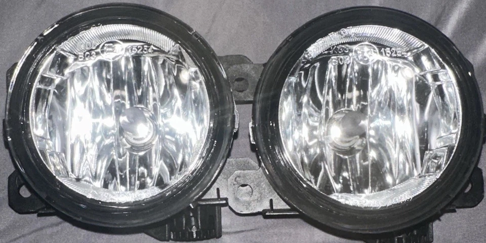 Pair (2) Fog light assemblies 15-20 Jeep Renegade 19-20 Ram 1500 Pickup L/R - Image 1 of 4