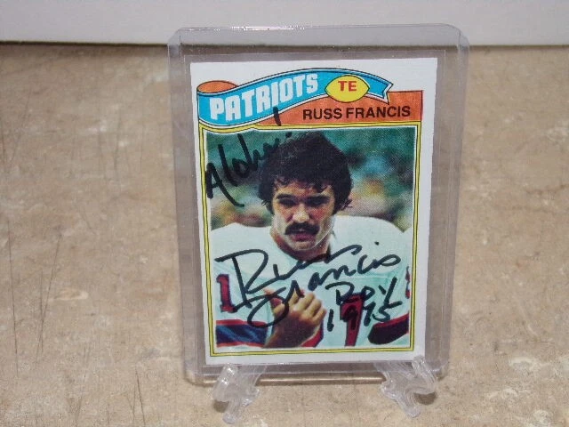 RUSS FRANCIS SIGNED 1977 TOPPS FOOTBALL CARD  PATRIOTS RIP! - Image 1 of 1