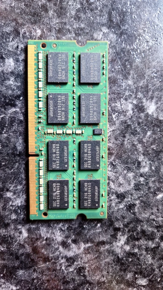 Chip Samsung K4B2G0846D-HCH9 DRAM DDR3 SDRAM 2GB 256Mx8 1.5V 78 pines  Foto 1 de 1