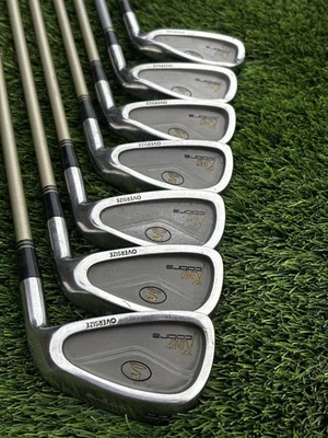 Juego de hierros King Cobra de gran tamaño 3-9 varillas de grafito flexión regular para diestros. Foto 1 de 4