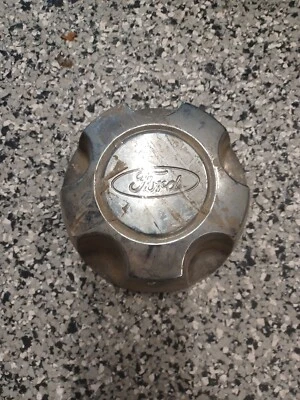 Tapacubos central Ford Explorer Ranger Sport Trac Crown Vic F8AC-1A096-CA - Usado Foto 1 de 4