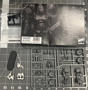 Space Marines: White Scars Commander - Khan on Bike - Warhammer 40K new - Picture 1 of 6