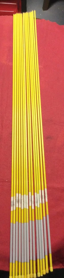 批量 14 件 黄色 反光 Staff Hillman Ground Stake 48 英寸 部件 # 848639。 — 第 1/4 张图片