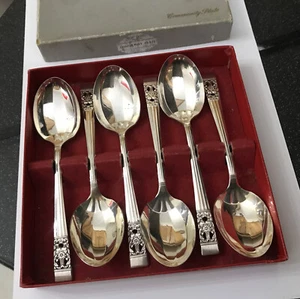 Oneida Community Silver Plate Hampton Court Fluted Fruit Dessert Spoons Cutlery - Picture 1 of 11