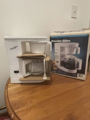 Винтажная кофеварка Proctor Silex A607A на 2-12 чашек в открытой коробке - Изображение 1 из 4