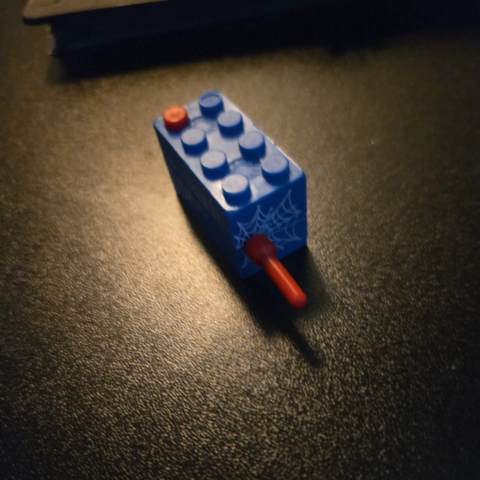 Mega Bloks Spider-Man 2004 Figure Marvel 1931 Vol. 1 Retractable Robe - Image 1 of 4