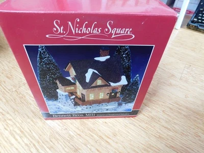 St Nicholas Square Bennett Bros. Mill edifício iluminado, 1999, em excelente estado usado - Imagem 1 de 4