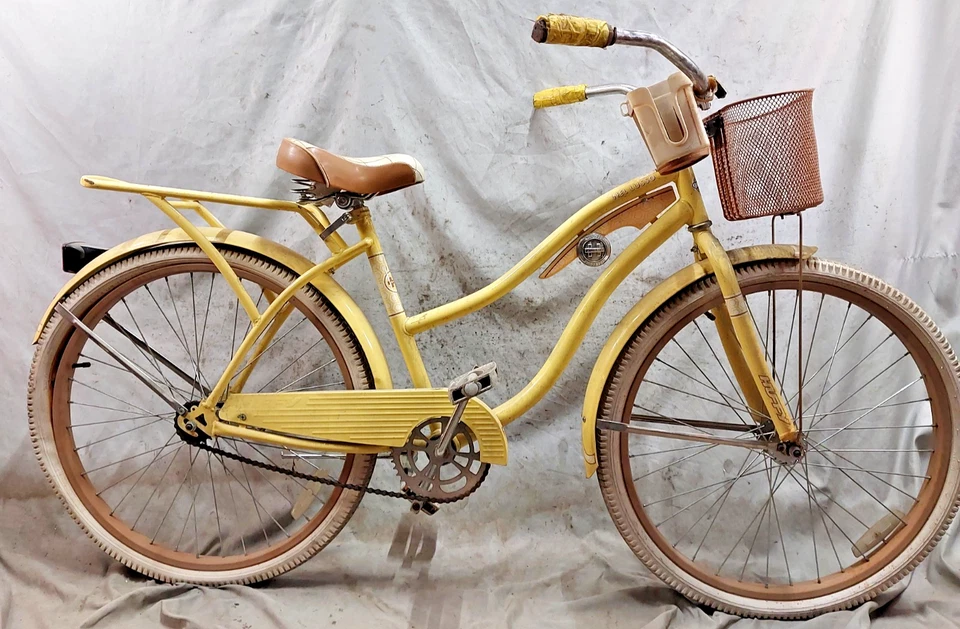Bicicleta de crucero Huffy Nel Lusso 2020 18" acero amarillo medio paso a paso de una sola velocidad Foto 1 de 4