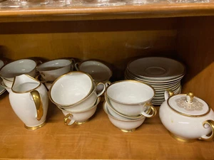 Rosenthal Goldrandgeschirr Classic Rose/ Aida (Kaffee- und Dinnerservice) - Bild 1 von 10