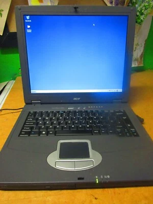 Acer Travelmate 290E Vintage Working Pentium  Windows XP Laptop - Image 1 of 4