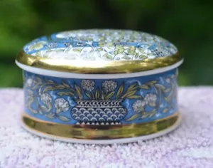 WILLIAM DE MORGAN MUSEUM COLLECTION LTD PEACOCK & VASE TRINKET BOX - Picture 1 of 4
