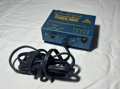 AHM 70002 HO Escala Thunder Line Variable DC y Paquete de Alimentación de CA Constante Foto 1 de 2