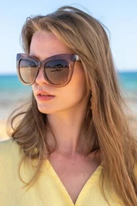 New! Le Specs Hidden Treasures Oversized Sunglasses In Tan - Picture 1 of 6