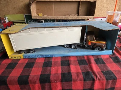 Remolque tractor ERTL INTERNATIONAL NUEVO EN CAJA REMOLQUE EN BLANCO Foto 1 de 4