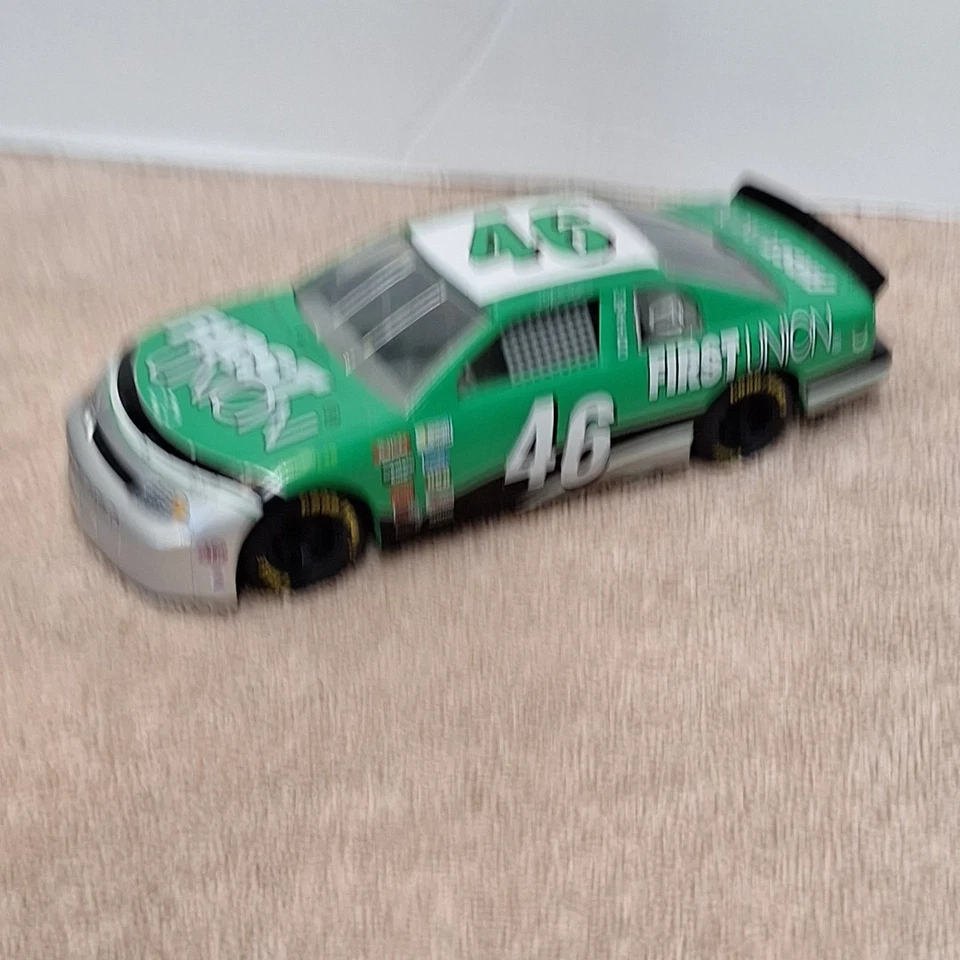 Wally Dallenbach #46 Chevrolet NASCAR 1:24 Diecast Racing Champions 1995 sin caja Foto 1 de 4