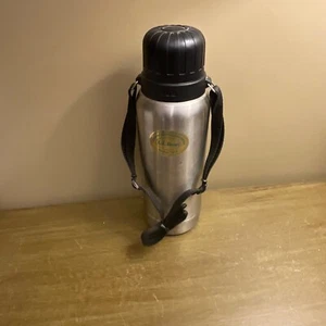 LL Bean Thermo Botella aislada de acero inoxidable Contenedor de bebidas de 1 cuarto - Imagen 1 de 3