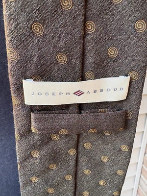 Corbata de lana Joseph Abboud para hombre - verde con remolinos dorados - hecha en Italia Foto 1 de 4