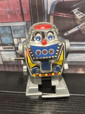 Vintage YONE Wind-Up Toy Tin Robot - 1960s Japan Metal Sci-Fi Space Figure  - Image 1 of 4