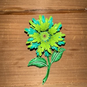 Vintage Metal Flower Enamel Brooch - Picture 1 of 3
