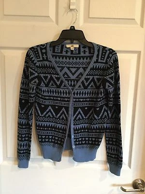 Usado en Excelente Condición Ya/Los Angeles Mujer Pequeño Azul y Azul Marino Suéter Cuello en V * Foto 1 de 3