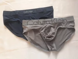 Calvin Klein Embossed Logo Hip Briefs - 2 Pair - Medium (32-34) - Picture 1 of 6